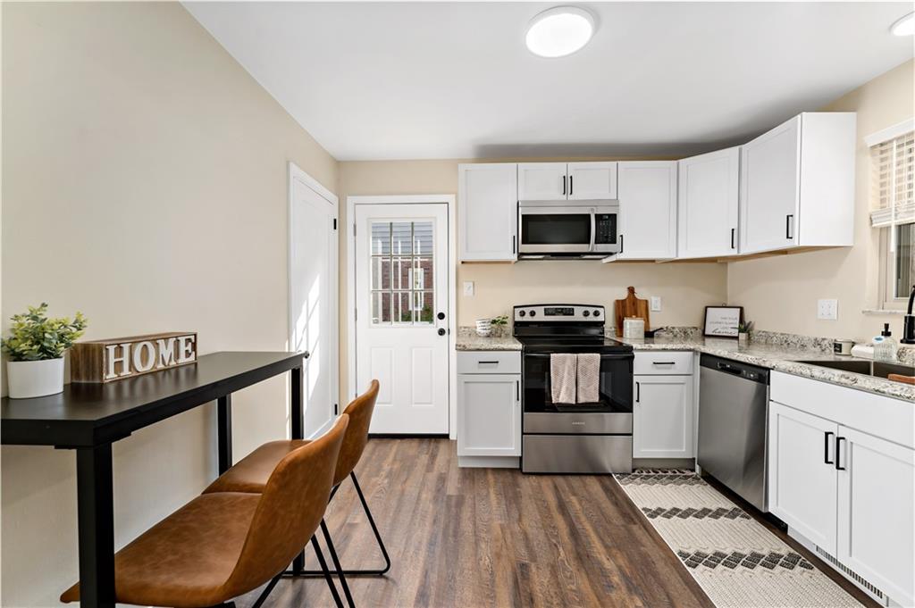 4649 Rolling Hills Road Pittsburgh, PA 15236 - Photo 15 of 31 Gallery Image 15
