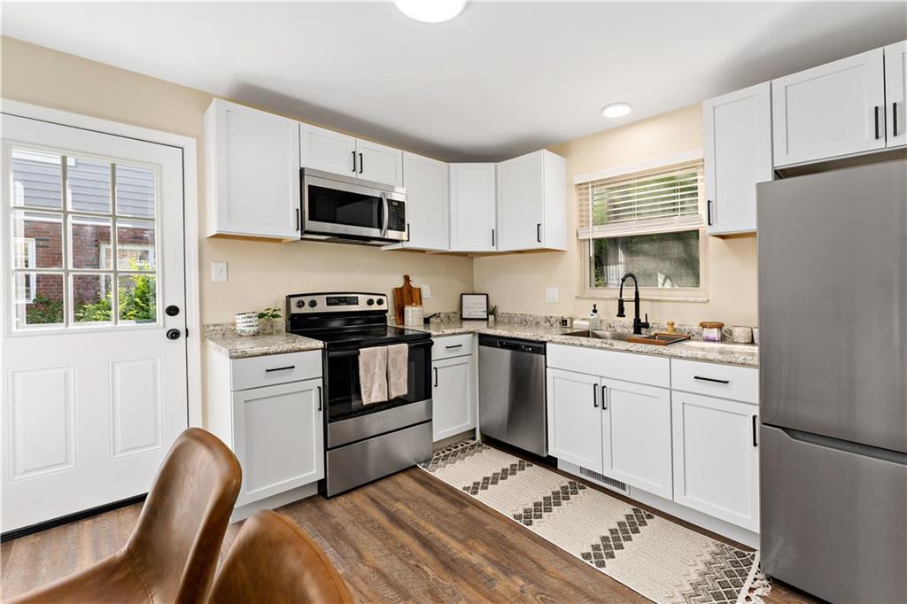 4649 Rolling Hills Road Pittsburgh, PA 15236 - Photo 16 of 31 Gallery Image 16