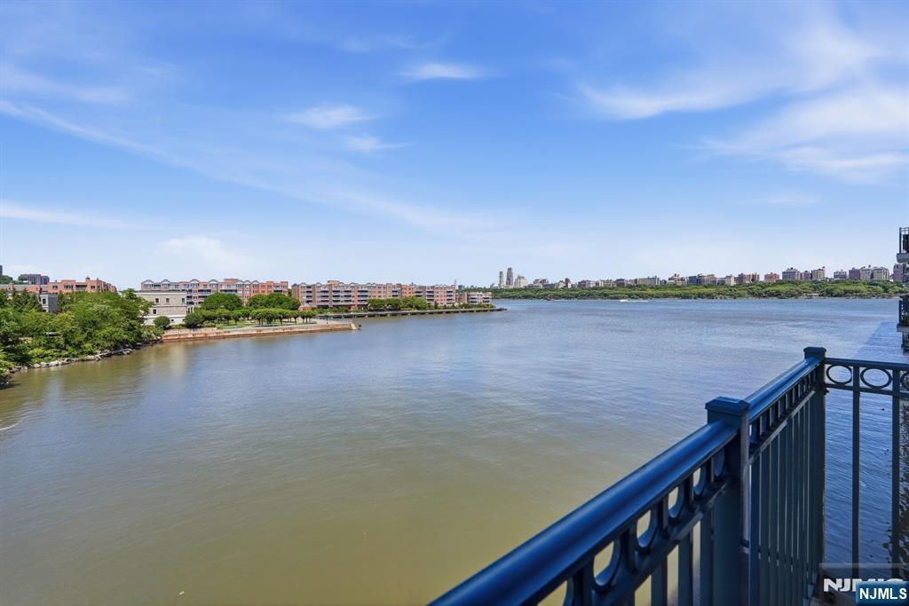 242 The Promenade, Unit 242 Edgewater, NJ 07020 - Photo 25 of 49