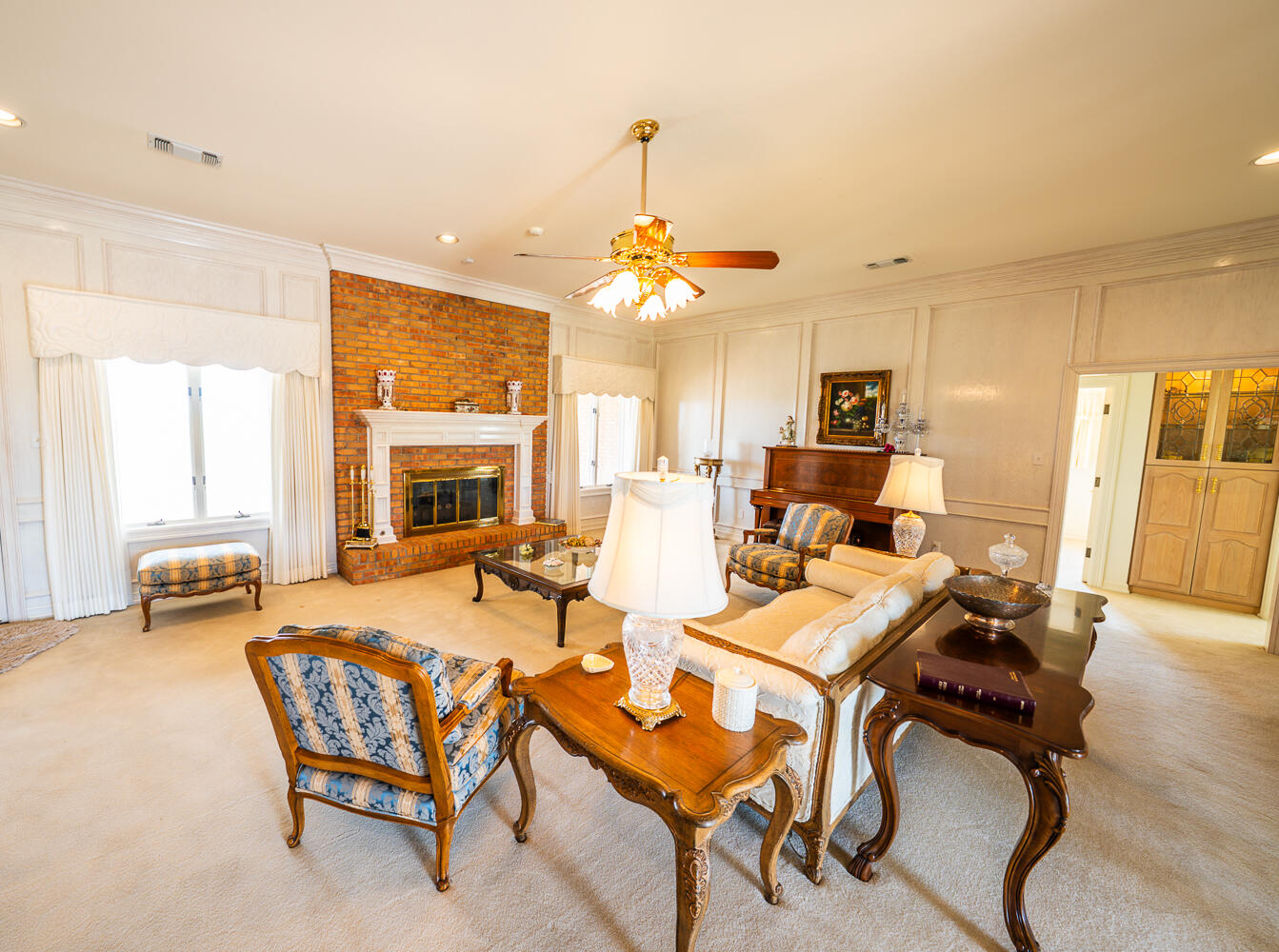 2210 West Division Street Slaton, TX 79364 - Photo 4 of 31 DSC00911