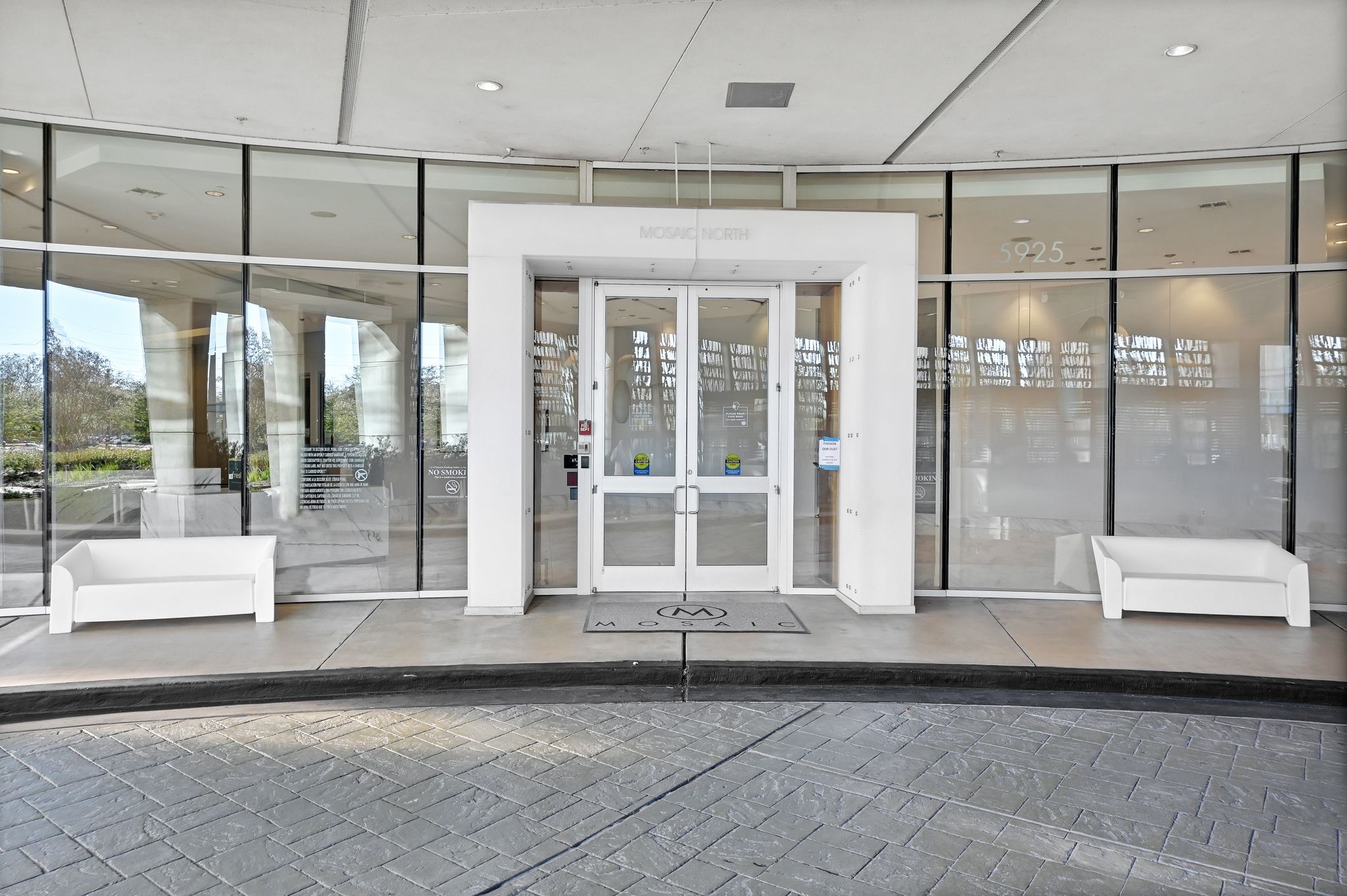 5925 Almeda Road, Unit 11317 Houston, TX 77004 - Photo 35 of 38 a view of an entryway with a glass door