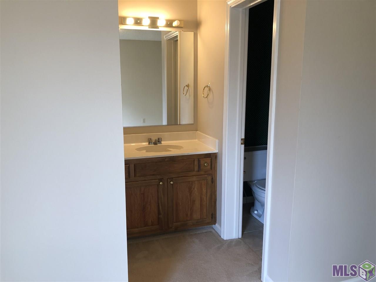 972 Ridgepoint Court, Unit 13B Baton Rouge, LA 70810 - Photo 6 of 11