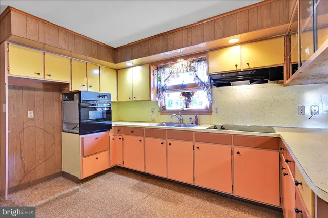 $224,900 | 819 East Chestnut Street, Hegins, PA 17938