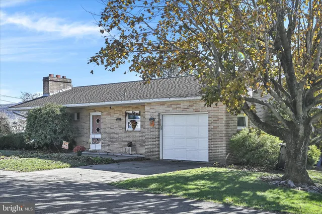 $224,900 | 819 East Chestnut Street, Hegins, PA 17938