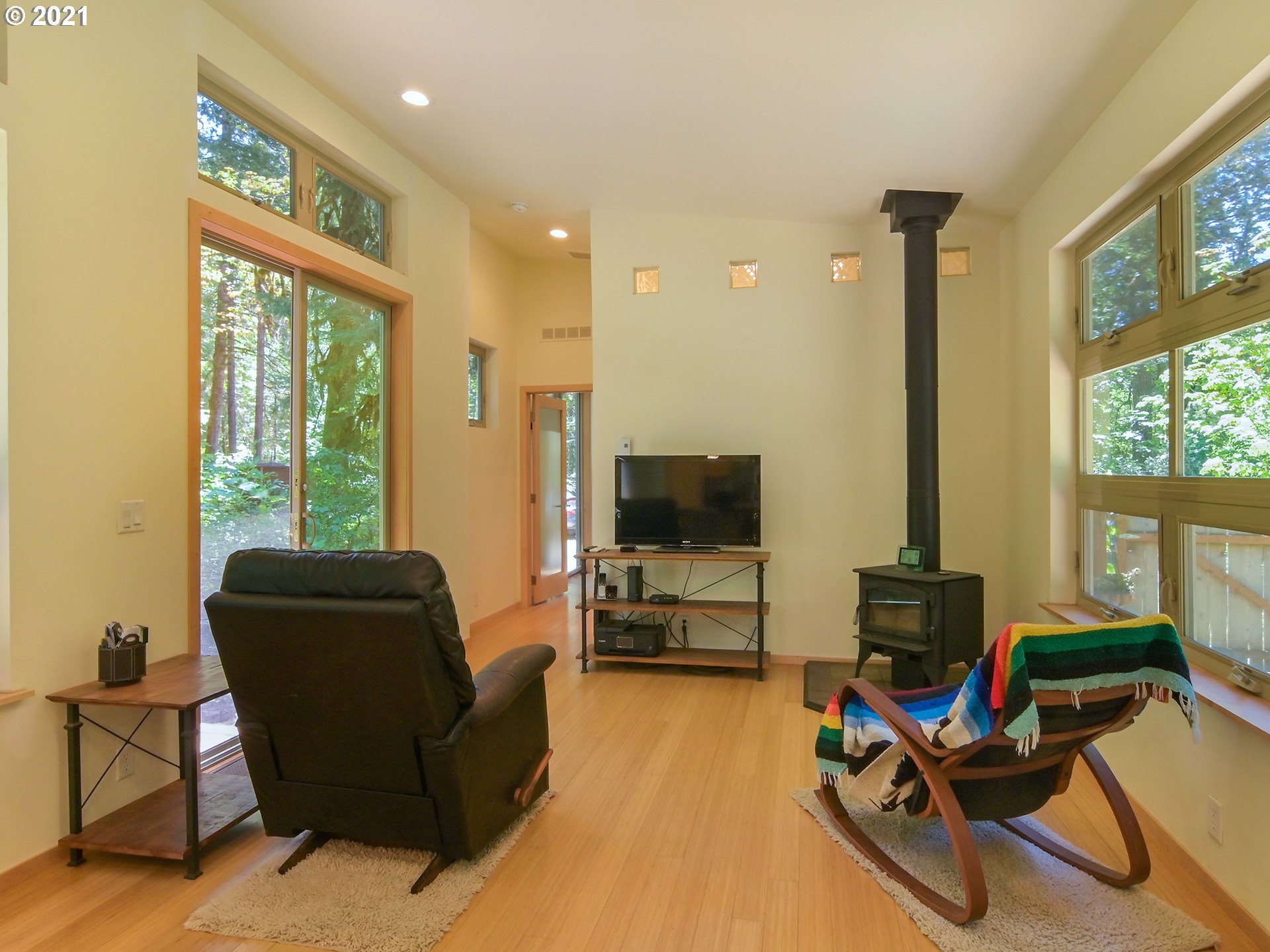 91890 Mill Creek Road Blue River, OR 97413 - Photo 4 of 32 Gallery Image 4