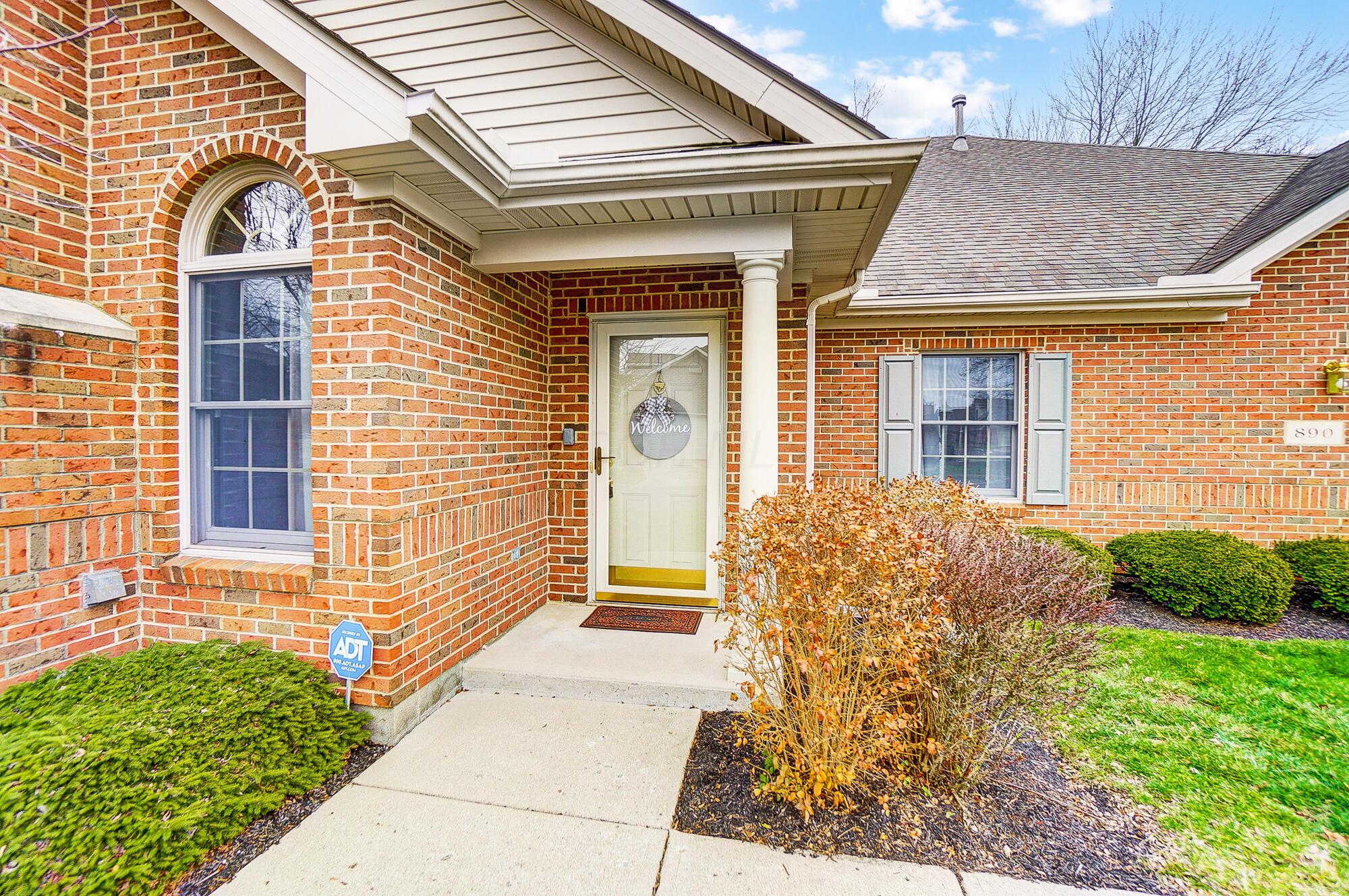 890 Brendle Springfield, OH 45503 - Photo 3 of 40 009