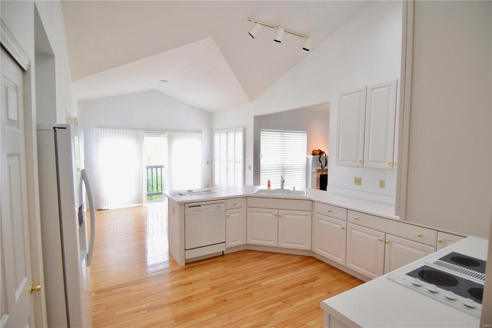 1 Charing Cross Court Weldon Spring, MO 63304 - Photo 6 of 18 Gallery Image 6