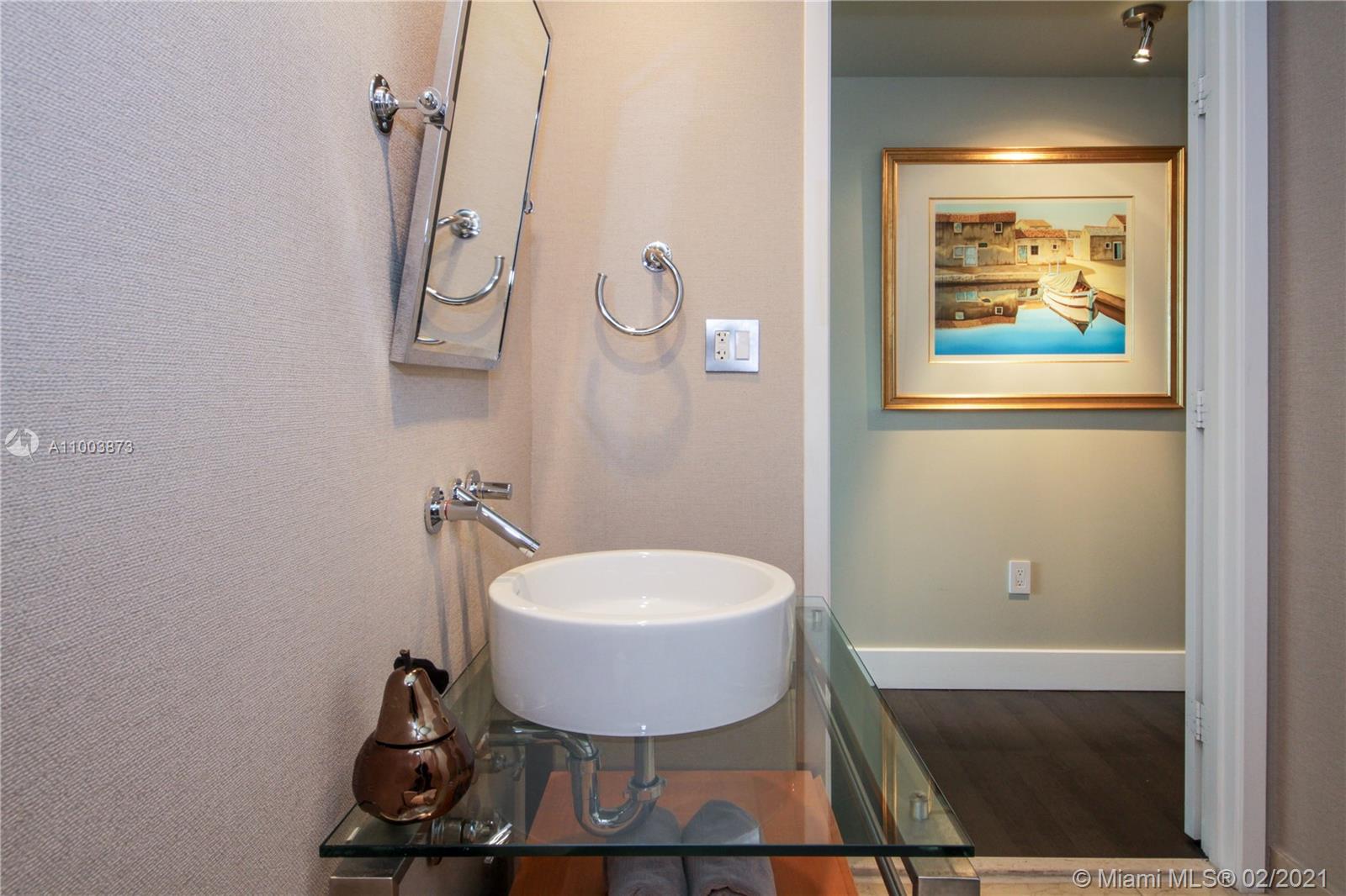 6000 Collins Avenue, Unit 511 Miami Beach, FL 33140 - Photo 15 of 23 Gallery Image 15