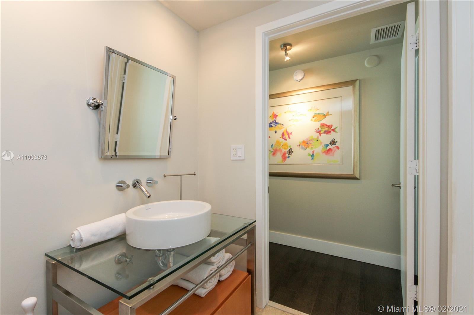 6000 Collins Avenue, Unit 511 Miami Beach, FL 33140 - Photo 17 of 23 Gallery Image 17