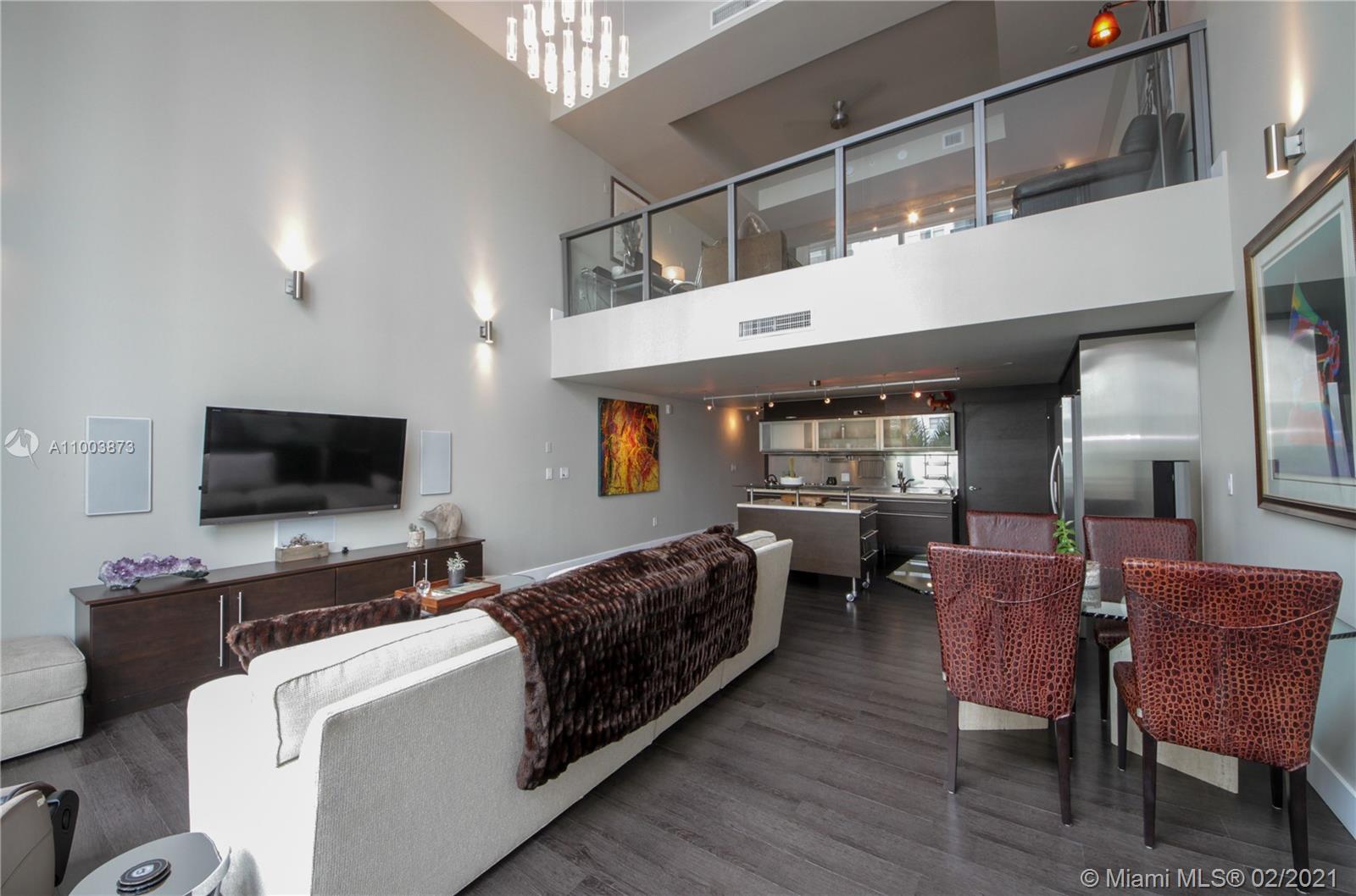 6000 Collins Avenue, Unit 511 Miami Beach, FL 33140 - Photo 3 of 23 Gallery Image 3