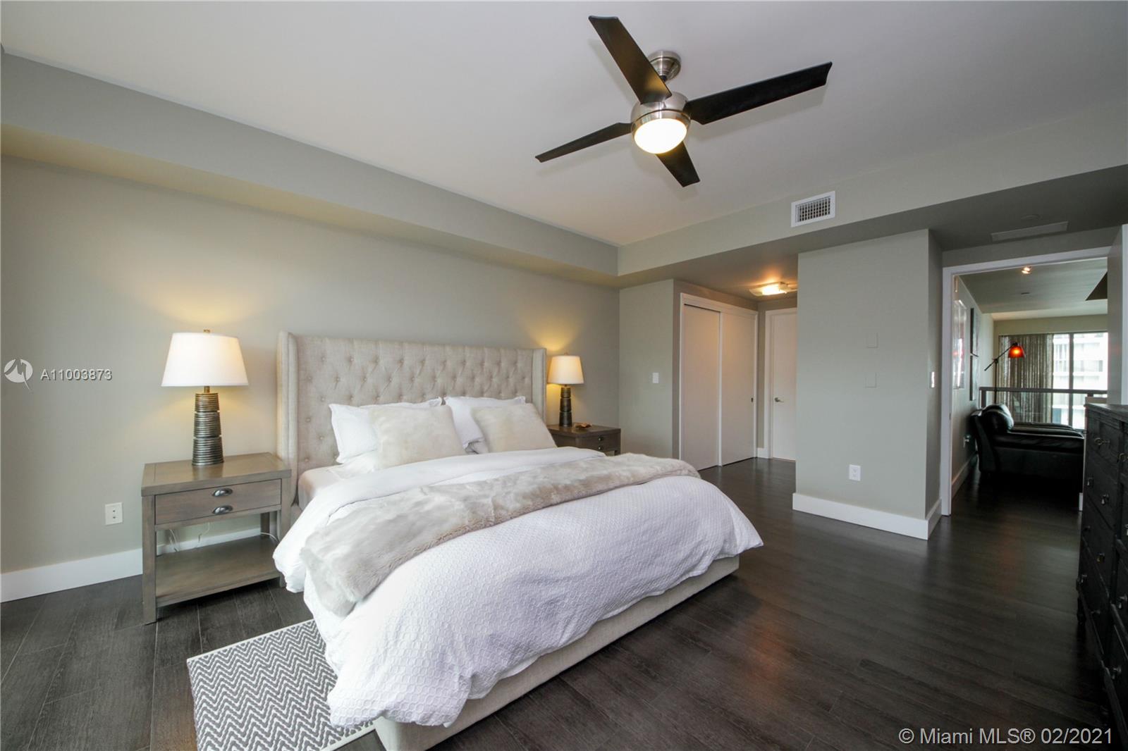 6000 Collins Avenue, Unit 511 Miami Beach, FL 33140 - Photo 10 of 23 Gallery Image 10