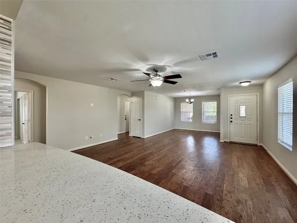 $2,100 | 204 Woodley Road, Leander, TX 78641