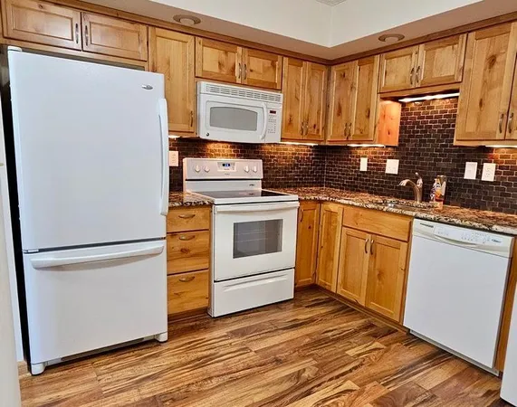 $175,000 | 12600 Parkwood Drive, Unit 208, Burnsville, MN 55337