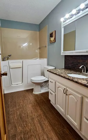 $175,000 | 12600 Parkwood Drive, Unit 208, Burnsville, MN 55337