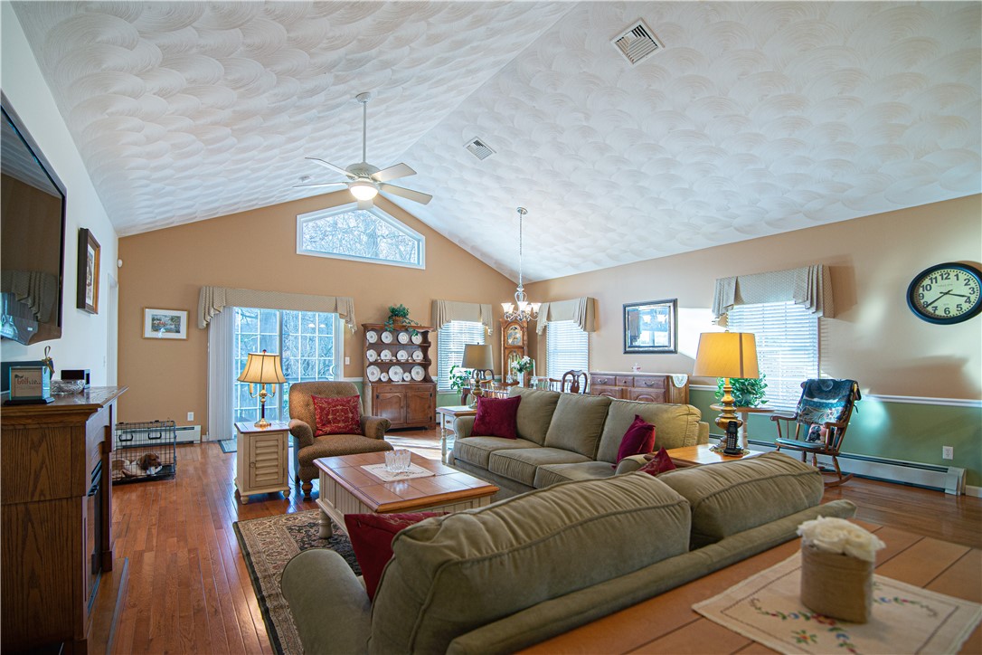 4 Asylum Road, Unit H North Providence, RI 02904 - Photo 8 of 45 Living Room - Formal Dining - Kitchen w/ Dining Area