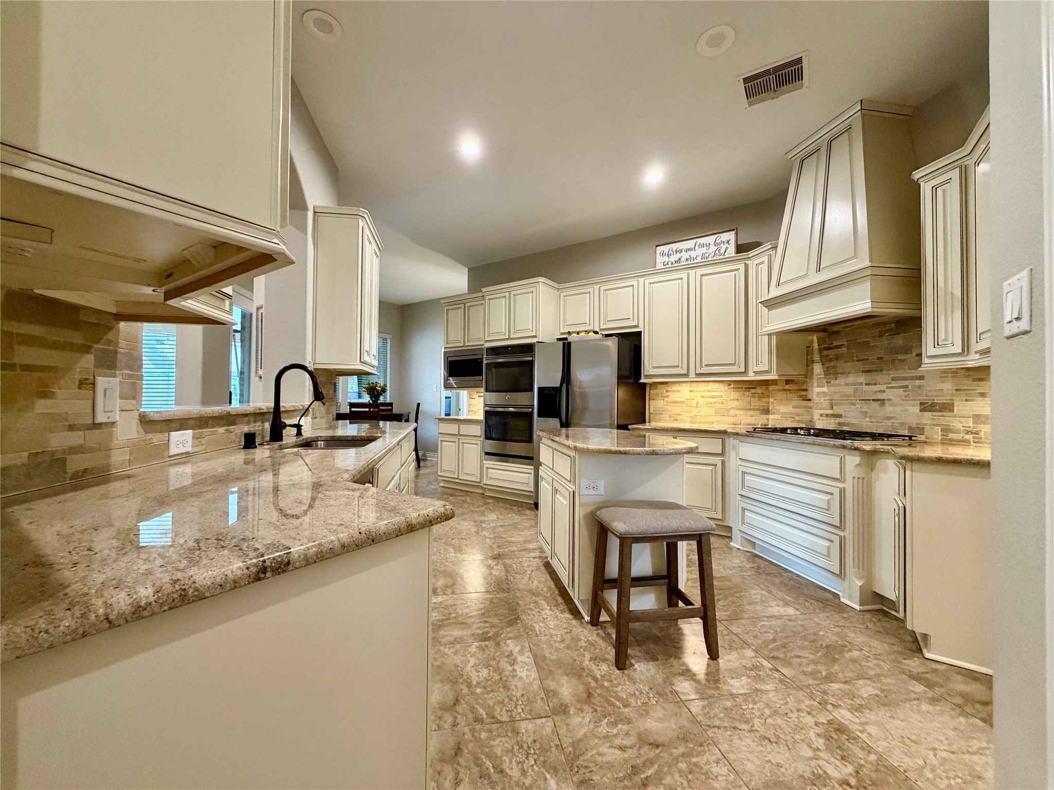 137 Reid Ridge Drive Conroe, TX 77384 - Photo 10 of 27