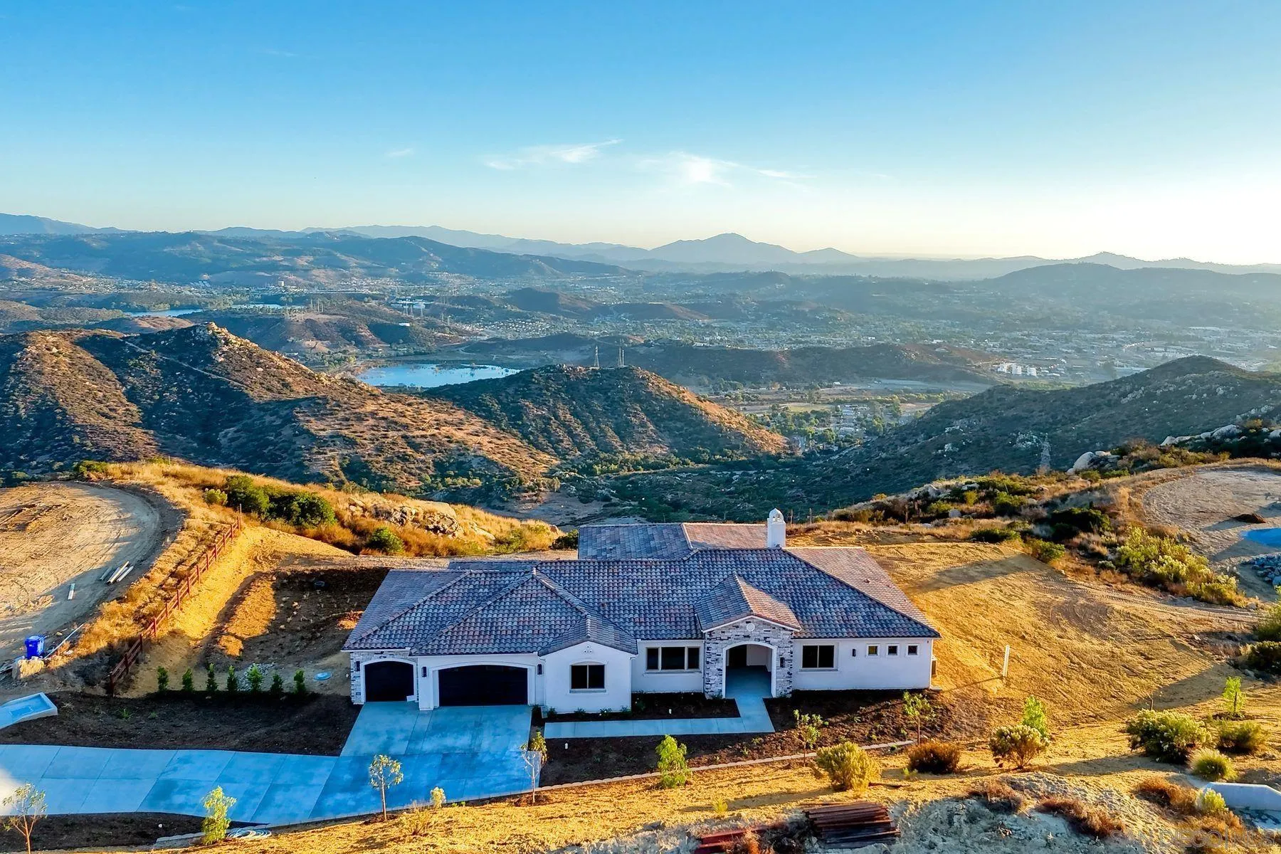 11631 Via Trevi Lakeside, CA 92040 - Photo 6 of 54