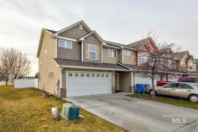 $299,900 | 1177 South Barberry Place, Nampa, ID 83686