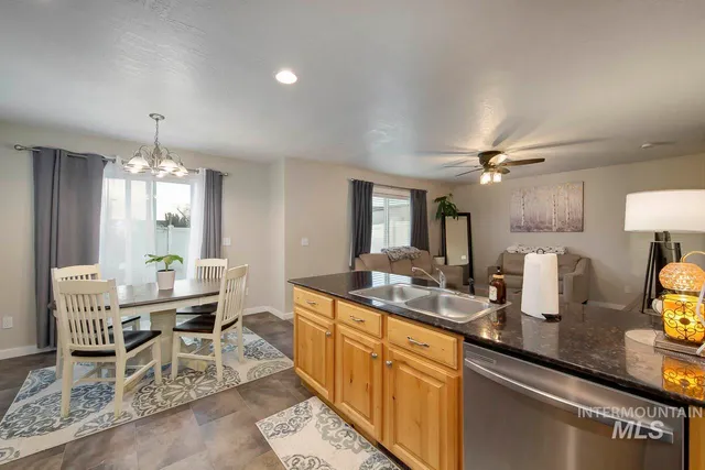 $299,900 | 1177 South Barberry Place, Nampa, ID 83686