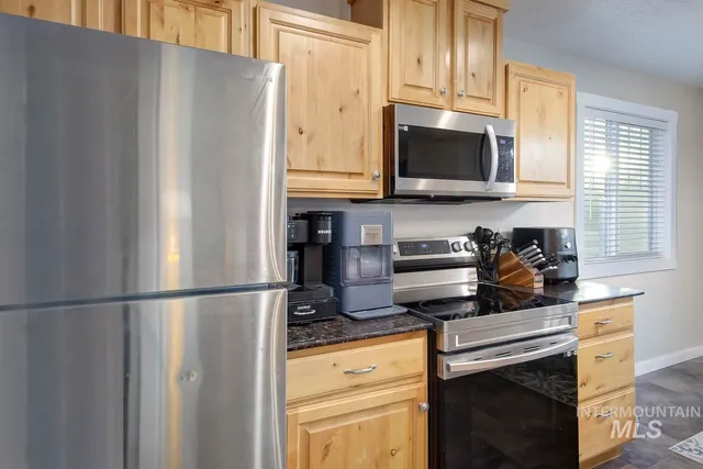 $299,900 | 1177 South Barberry Place, Nampa, ID 83686