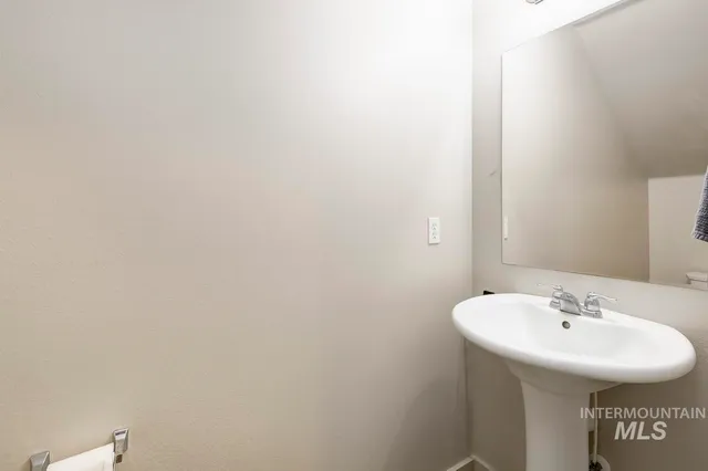 $299,900 | 1177 South Barberry Place, Nampa, ID 83686