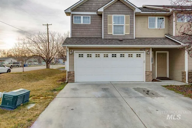 $299,900 | 1177 South Barberry Place, Nampa, ID 83686