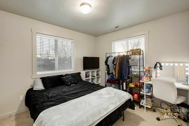 $299,900 | 1177 South Barberry Place, Nampa, ID 83686