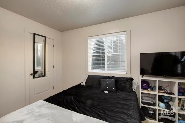 $299,900 | 1177 South Barberry Place, Nampa, ID 83686