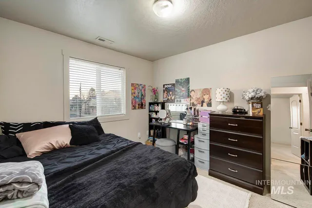 $299,900 | 1177 South Barberry Place, Nampa, ID 83686