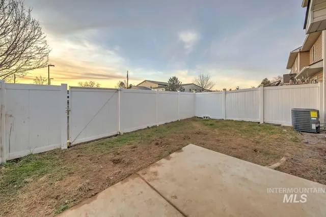 $299,900 | 1177 South Barberry Place, Nampa, ID 83686