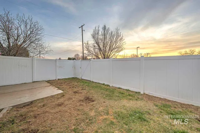 $299,900 | 1177 South Barberry Place, Nampa, ID 83686