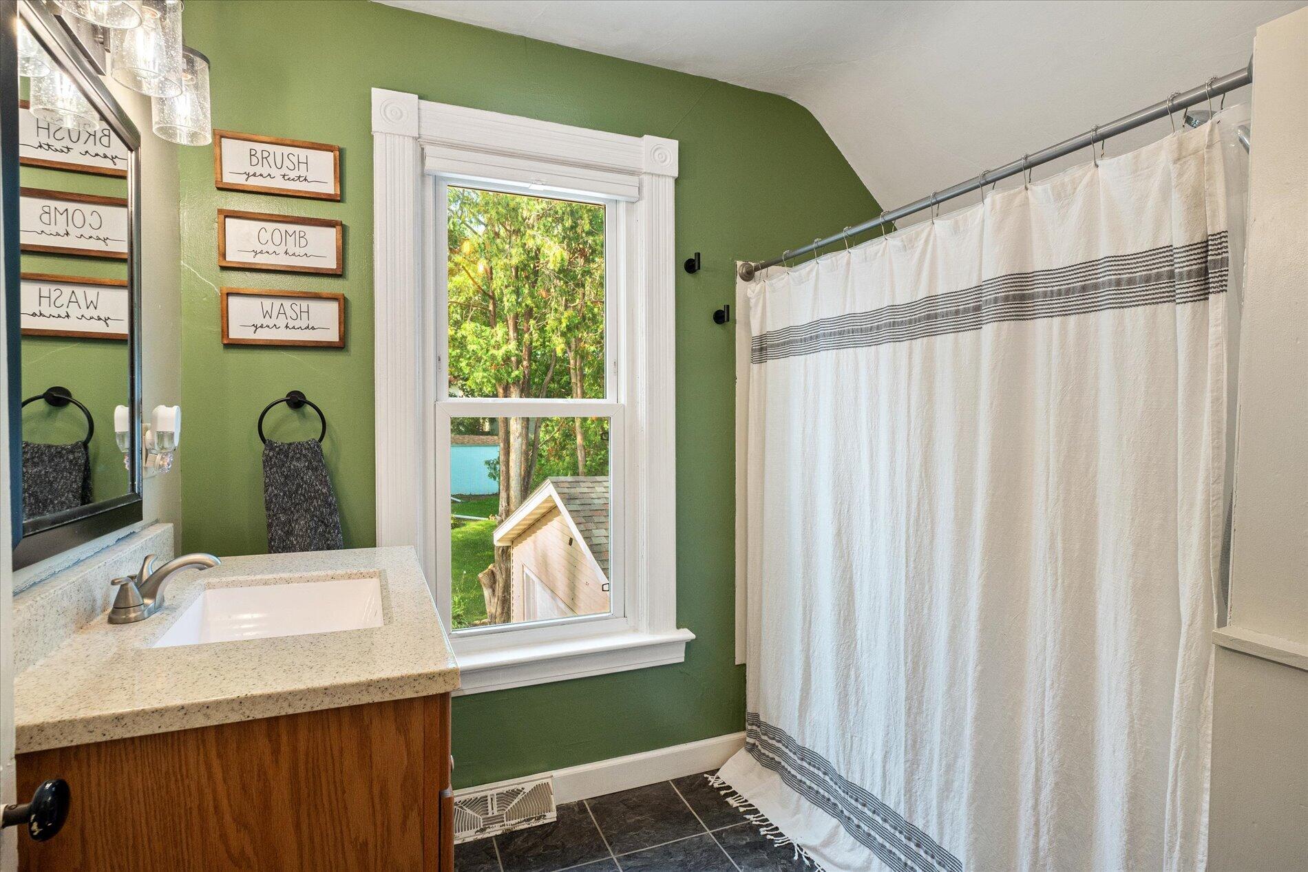 211 Ramsland Street Westby, WI 54667 - Photo 15 of 24 Upper - Full Bathroom