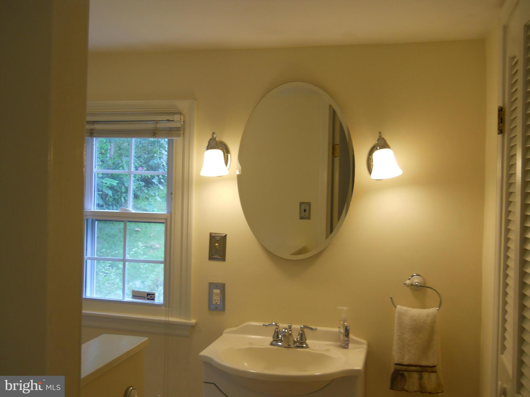 11713 Lytle Street Silver Spring, MD 20902 - Photo 12 of 30 Bath