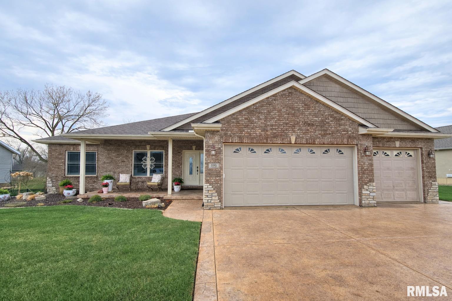 208 Pinehurst Lane Washington, IL 61571 - Photo 1 of 2