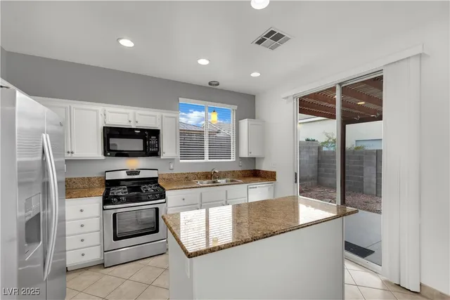 $2,100 | 10316 Neopolitan Place, Las Vegas, NV 89144