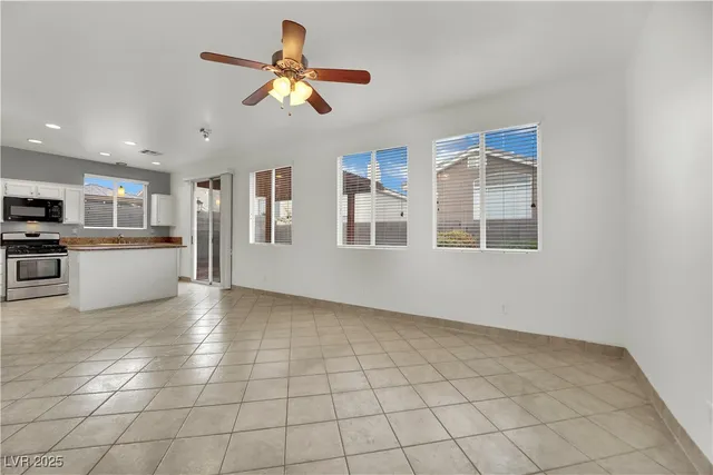 $2,100 | 10316 Neopolitan Place, Las Vegas, NV 89144