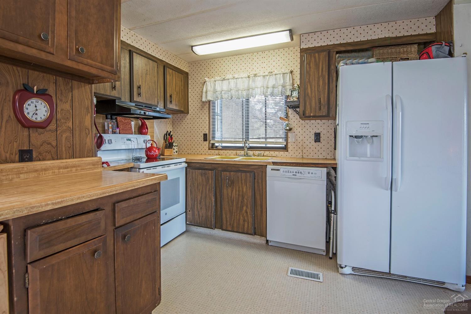 20856 Southwest Gift Road Bend, OR 97703 - Photo 6 of 25 Additional Photo