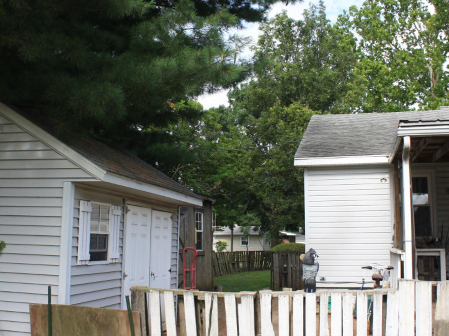 1 Elm Drive Bethany, IL 61914 - Photo 6 of 37 a front view of a house with a yard