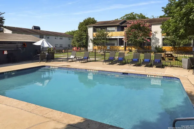 $1,145 | 483 Laurel Lane, Unit 605, New Braunfels, TX 78130