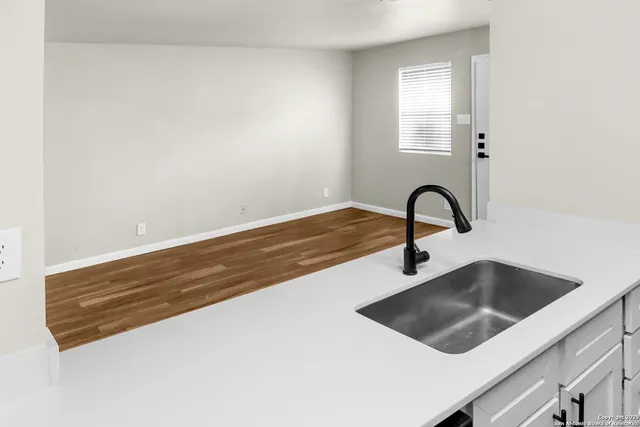 $1,145 | 483 Laurel Lane, Unit 605, New Braunfels, TX 78130