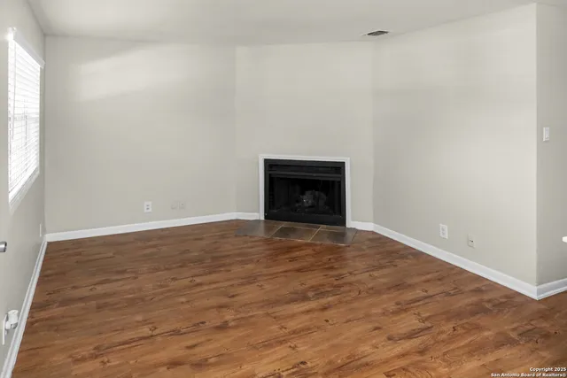 $1,145 | 483 Laurel Lane, Unit 605, New Braunfels, TX 78130