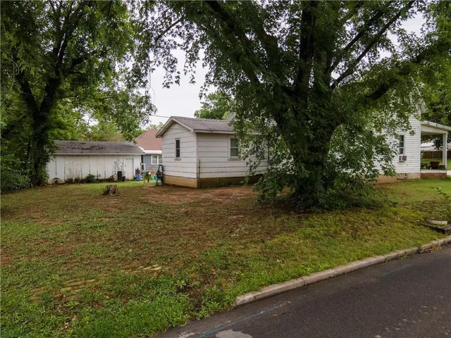 $79,000 | 600 East Main Street, Cherryvale, KS 67335