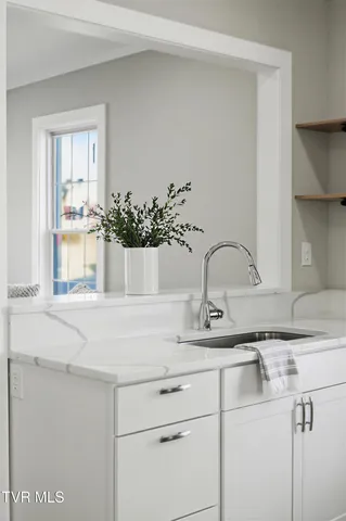 $289,000 | 319 West Chilhowie Avenue, Johnson City, TN 37604