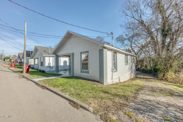 $289,000 | 319 West Chilhowie Avenue, Johnson City, TN 37604