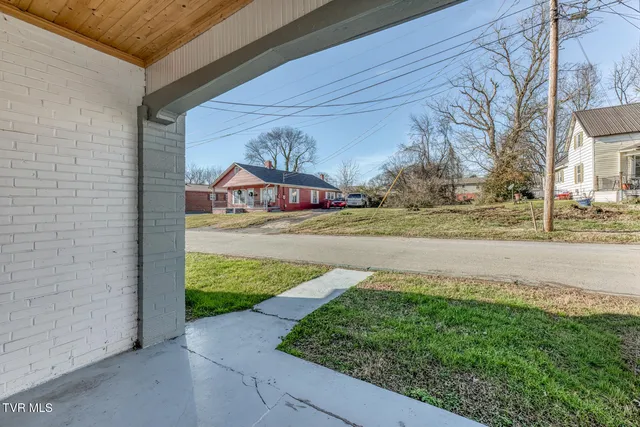 $289,000 | 319 West Chilhowie Avenue, Johnson City, TN 37604