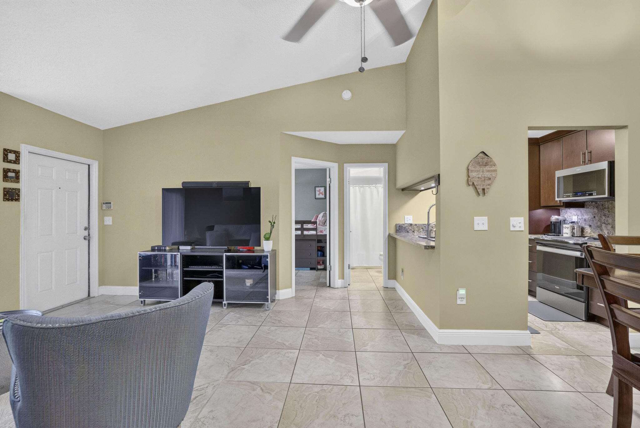 2690 North Nob Hill Road Sunrise, FL 33322 - Photo 9 of 19 Living Room