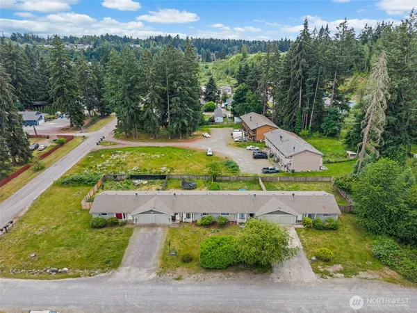 $1,095,000 | 15408 74th Avenue East, Puyallup, WA 98375