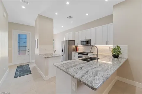 $650,000 | 2705 Linda Drive, Naples, FL 34112