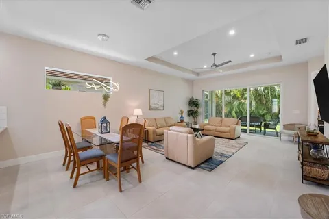 $650,000 | 2705 Linda Drive, Naples, FL 34112