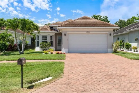 $650,000 | 2705 Linda Drive, Naples, FL 34112